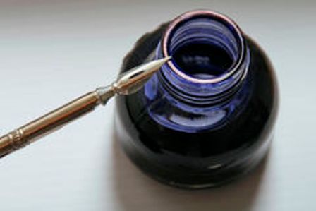 ink-bottle-fountain-pen-vintage-43782905