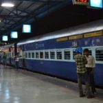 ട്രെയിനിൽ ഓടിക്കയറുന്നതിനിടെ വീണ് യാത്രക്കാരന്റെ കൈ അറ്റു