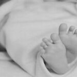 കോഴിക്കോട് പള്ളിമുറ്റത്ത് നവജാതശിശുവിന്റെ മൃതദേഹം: തീര്‍ഥാടക സംഘത്തില്‍പ്പെട്ട അമ്മ കസ്റ്റഡിയിൽ