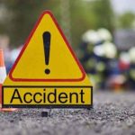 നിയന്ത്രണം വിട്ട കാർ സ്തൂപത്തിലിടിച്ച് മറിഞ്ഞു