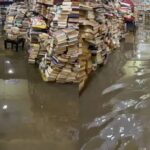 പ്രളയത്തിൽ മുങ്ങി ‘ബുക്ക് വേം’: നശിച്ചത് അയ്യായിരത്തോളം പുസ്തകങ്ങൾ; പിന്തുണയുമായി വായനക്കാർ